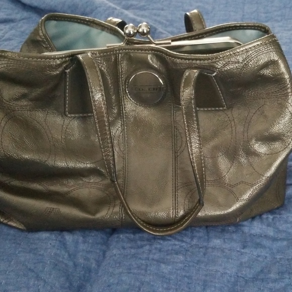 Coach hand bag (authentic) - Picture 1 of 7